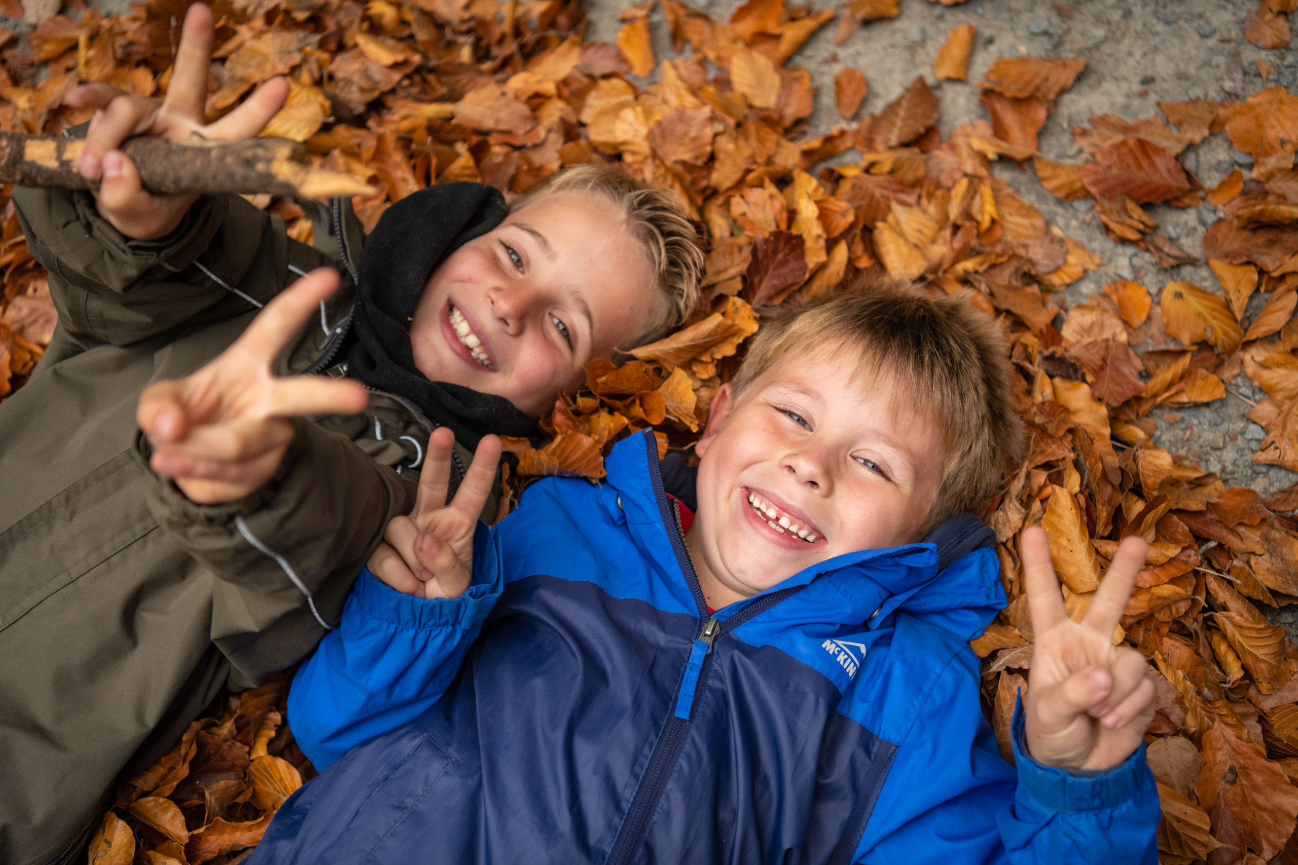 Lachende Kinder